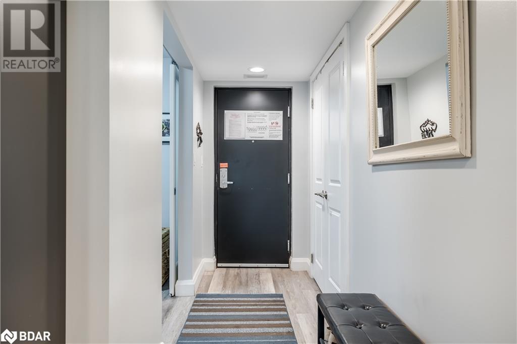 












80 HORSESHOE VALLEY Boulevard Unit# 302

,
Oro-Medonte,




Ontario
L4M4Y8


