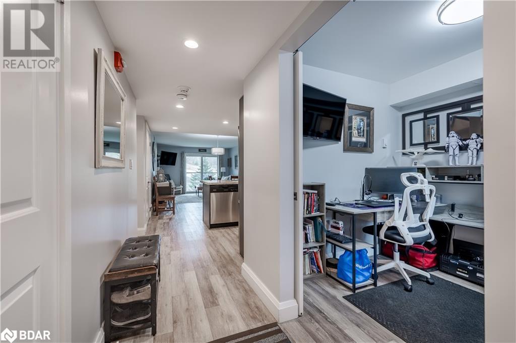 












80 HORSESHOE VALLEY Boulevard Unit# 302

,
Oro-Medonte,




Ontario
L4M4Y8

