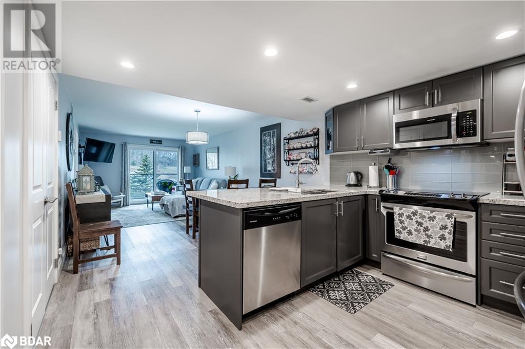 












80 HORSESHOE VALLEY Boulevard Unit# 302

,
Oro-Medonte,




Ontario
L4M4Y8


