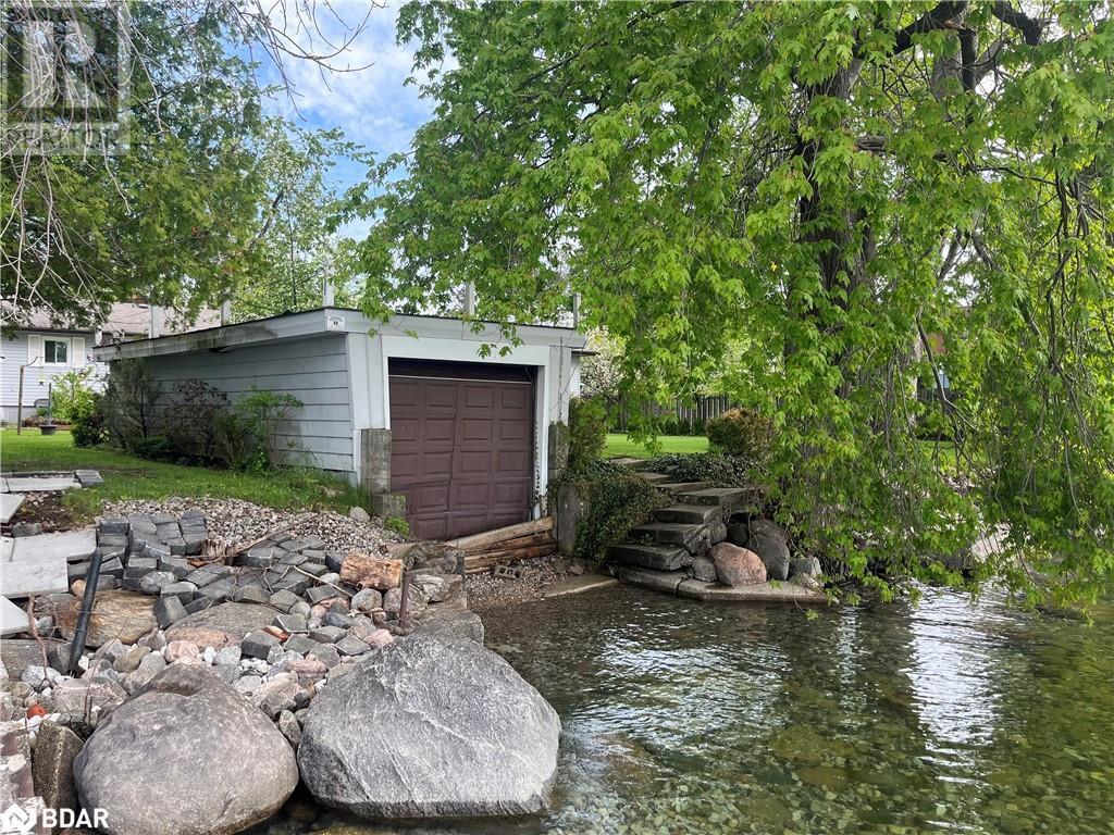 












155 PARKSIDE DR Drive

,
Oro-Medonte,




Ontario
L3V0K8

