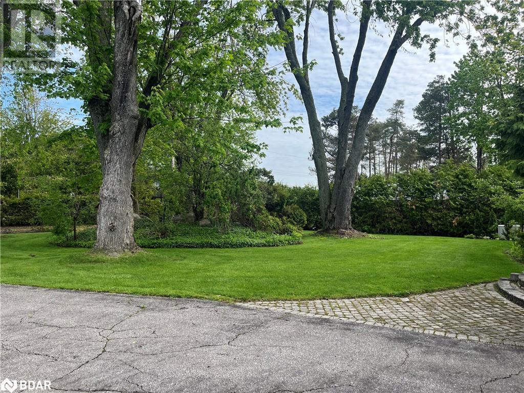 












155 PARKSIDE DR Drive

,
Oro-Medonte,




Ontario
L3V0K8


