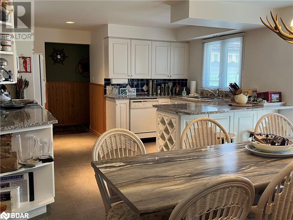 












155 PARKSIDE DR Drive

,
Oro-Medonte,




Ontario
L3V0K8

