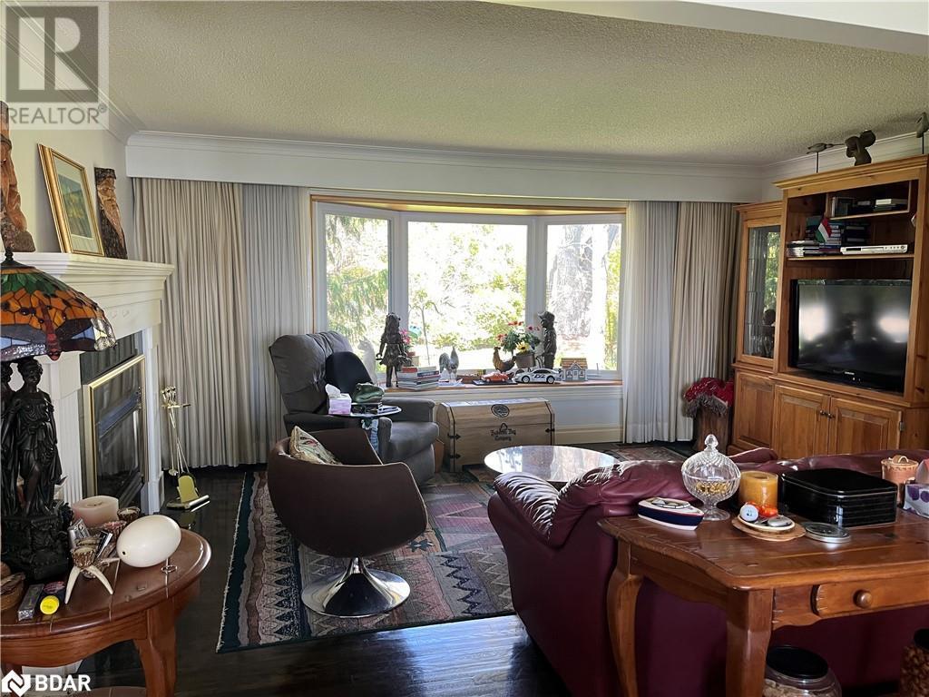 












155 PARKSIDE DR Drive

,
Oro-Medonte,




Ontario
L3V0K8

