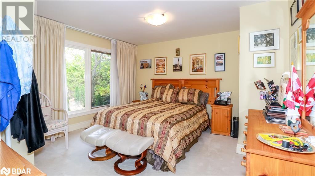 












155 PARKSIDE DR Drive

,
Oro-Medonte,




Ontario
L3V0K8

