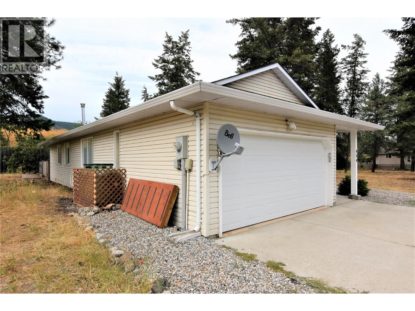 












404 Hummingbird Avenue

,
Vernon,




British Columbia
V1H2A1

