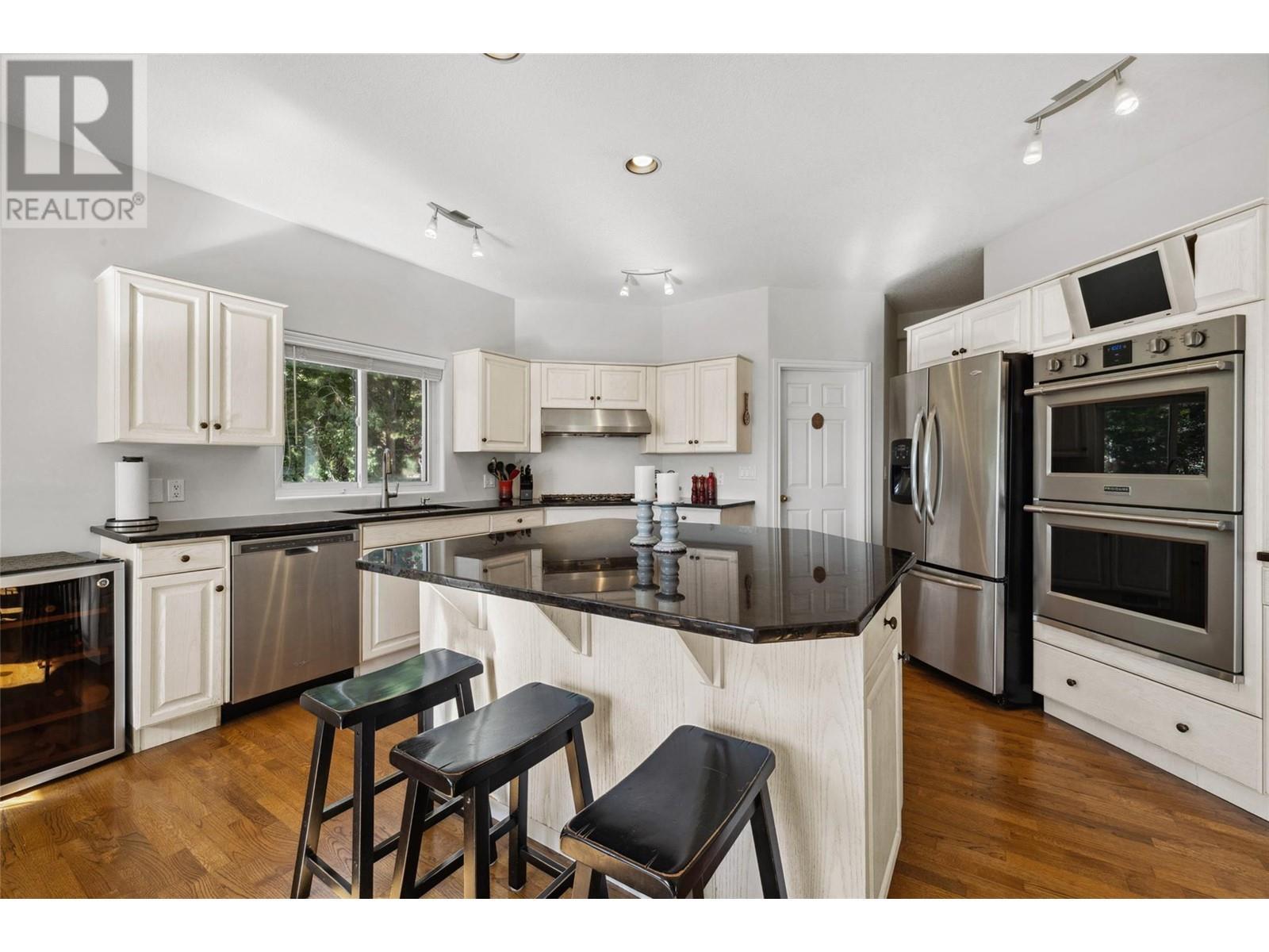 












1015 Guest Road

,
West Kelowna,




British Columbia
V1Z3L2

