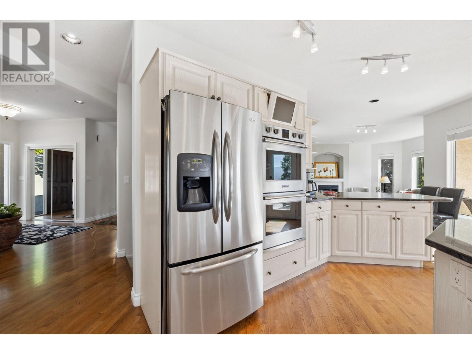 












1015 Guest Road

,
West Kelowna,




British Columbia
V1Z3L2

