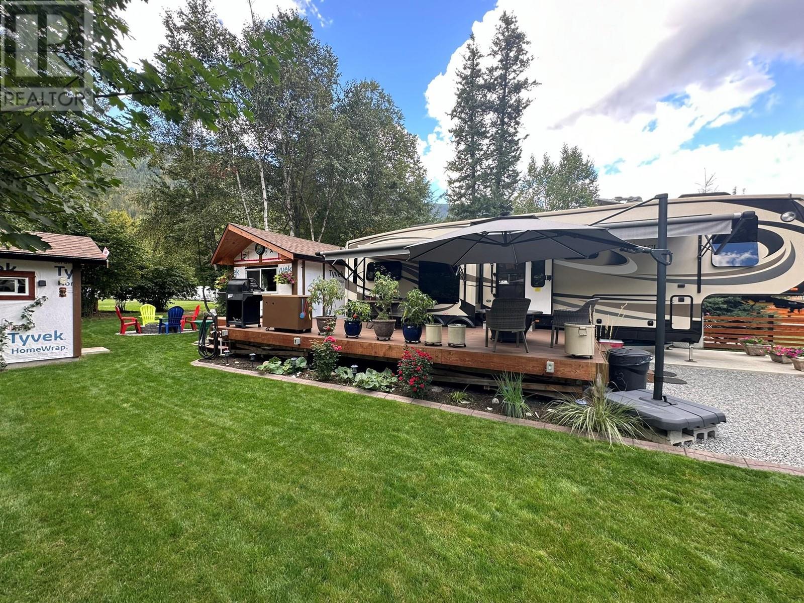 












2202 Mabel Lake Road Unit# 127

,
Enderby,







British Columbia
V0E1V5

