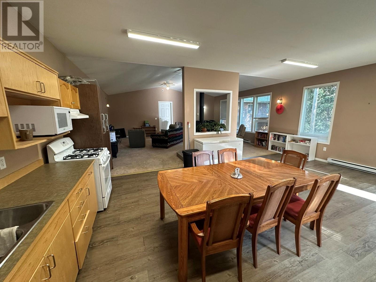 












2202 Mabel Lake Road Unit# 127

,
Enderby,







British Columbia
V0E1V5

