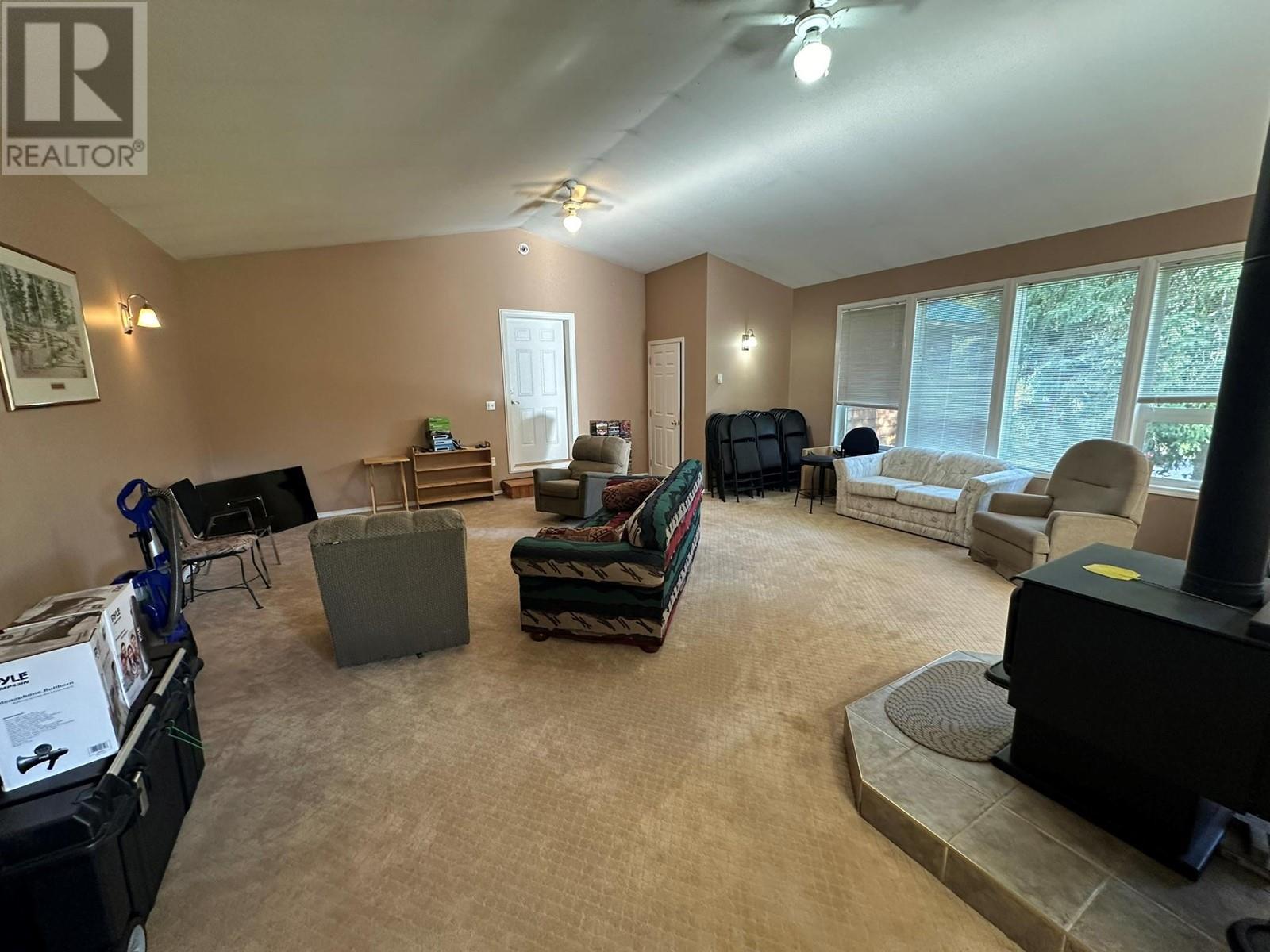 












2202 Mabel Lake Road Unit# 127

,
Enderby,







British Columbia
V0E1V5


