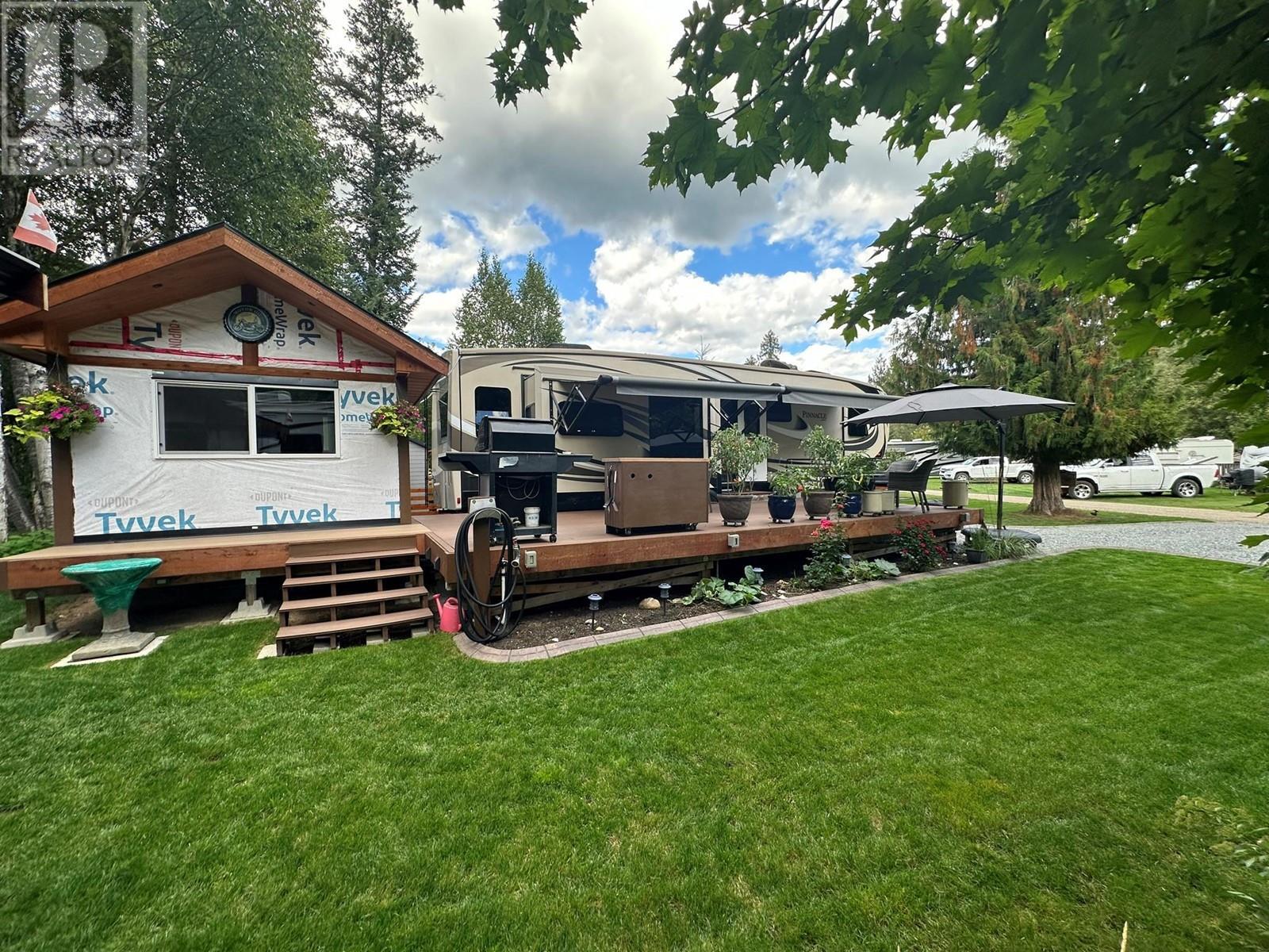 












2202 Mabel Lake Road Unit# 127

,
Enderby,







British Columbia
V0E1V5

