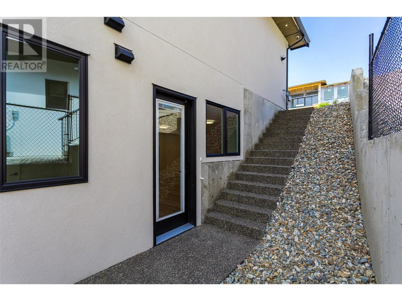 












1017 Carnoustie Drive Lot# 2

,
Kelowna,




British Columbia
V1P0A3

