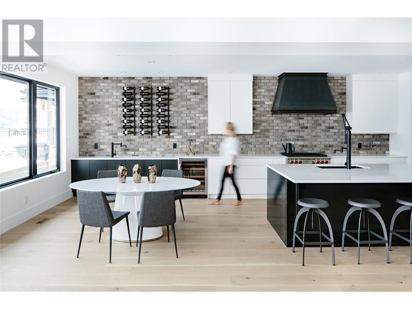 












1462 Rocky Point Drive

,
Kelowna,




British Columbia
V1V3E3

