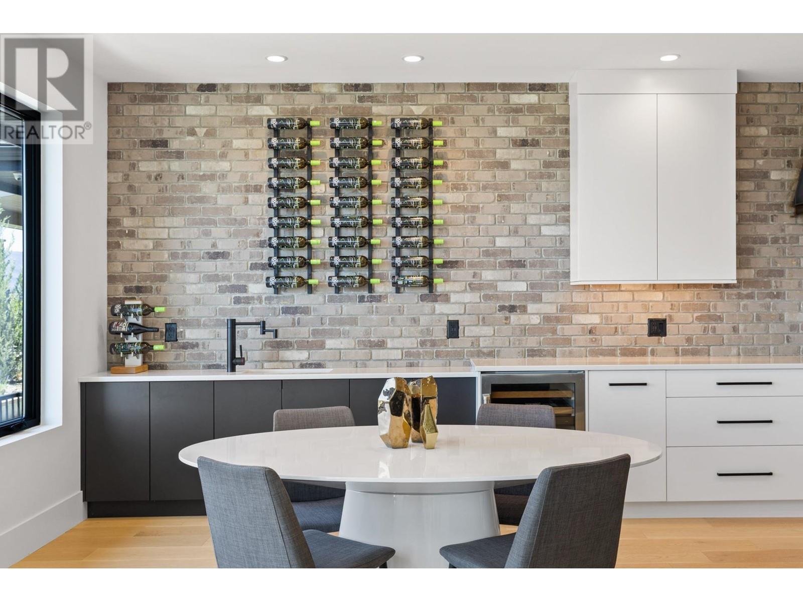 












1462 Rocky Point Drive

,
Kelowna,




British Columbia
V1V3E3

