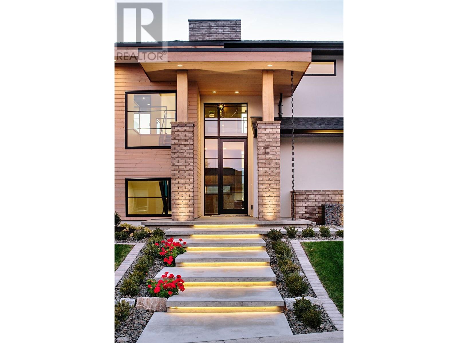 












1462 Rocky Point Drive

,
Kelowna,




British Columbia
V1V3E3

