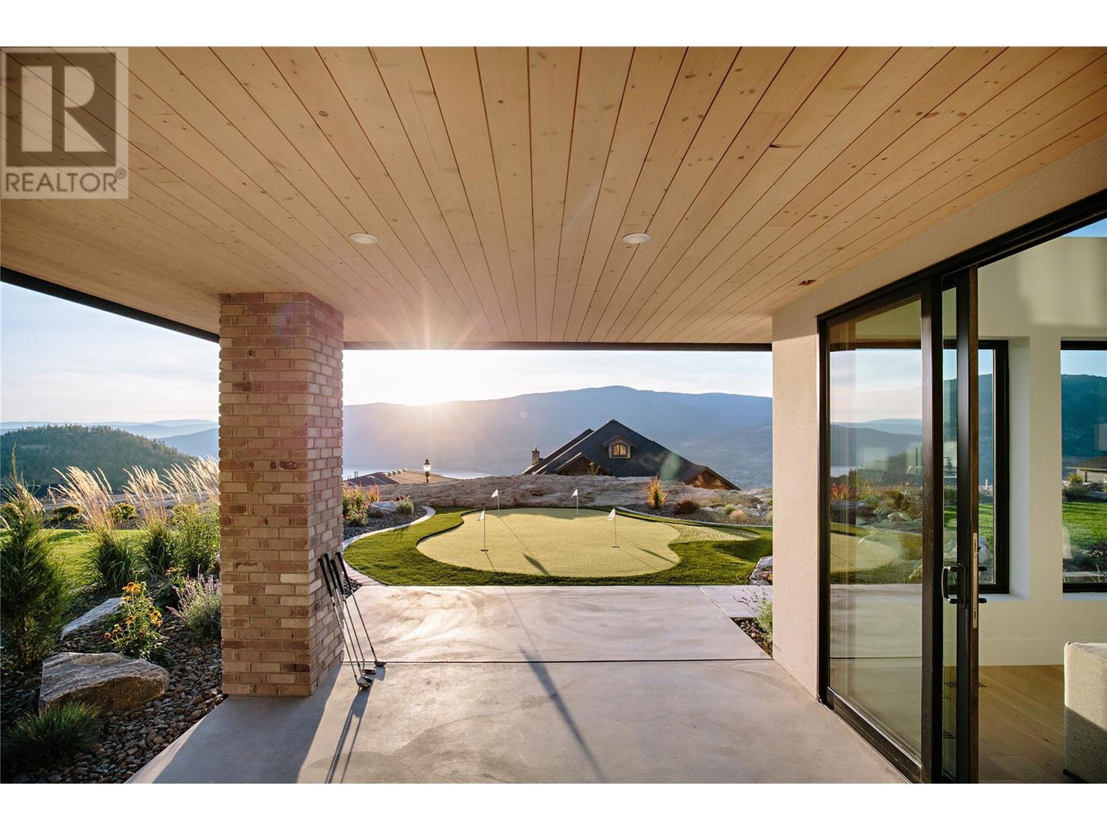 












1462 Rocky Point Drive

,
Kelowna,




British Columbia
V1V3E3

