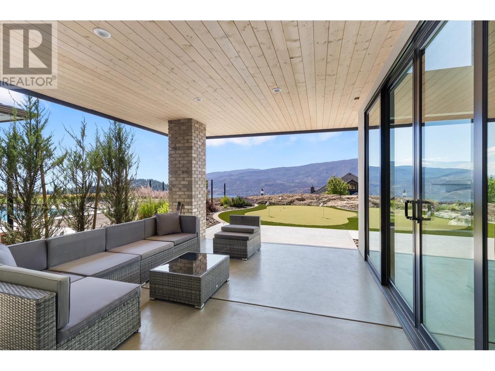 












1462 Rocky Point Drive

,
Kelowna,




British Columbia
V1V3E3

