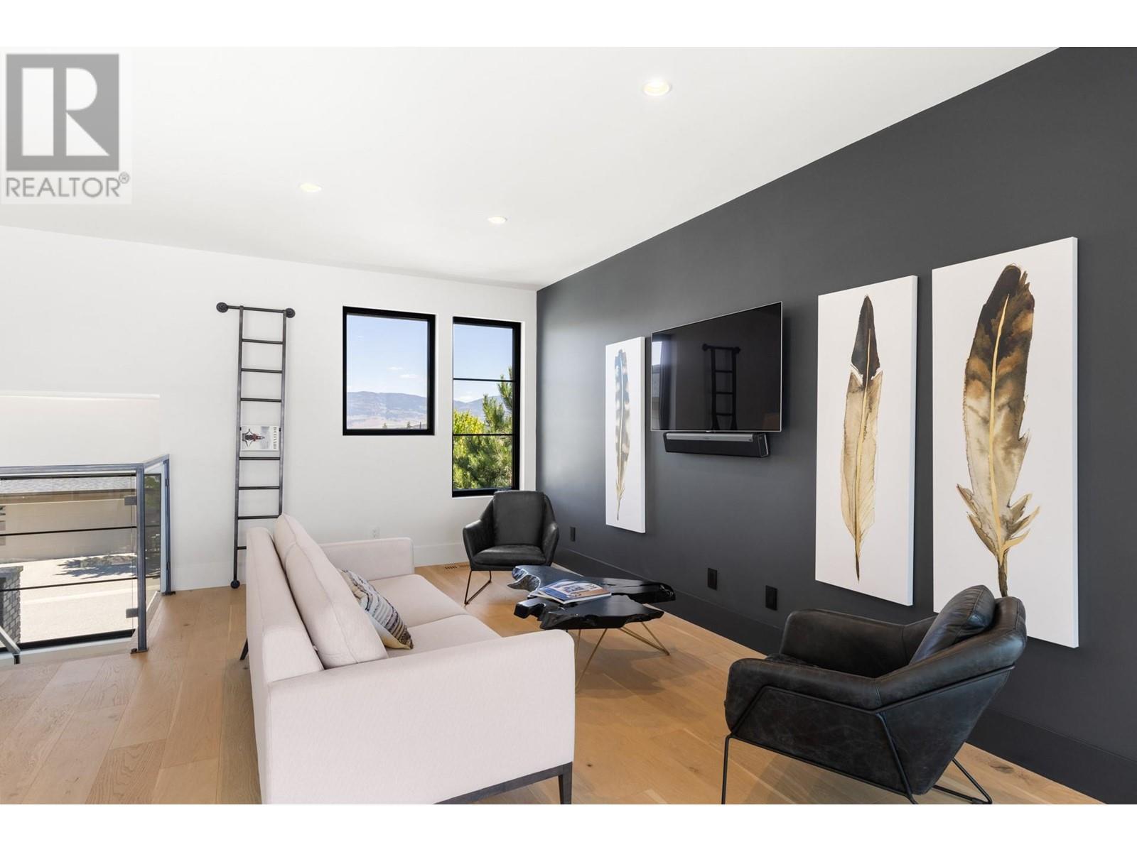 












1462 Rocky Point Drive

,
Kelowna,




British Columbia
V1V3E3

