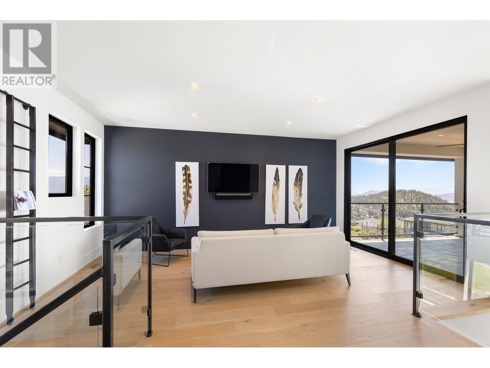 












1462 Rocky Point Drive

,
Kelowna,




British Columbia
V1V3E3

