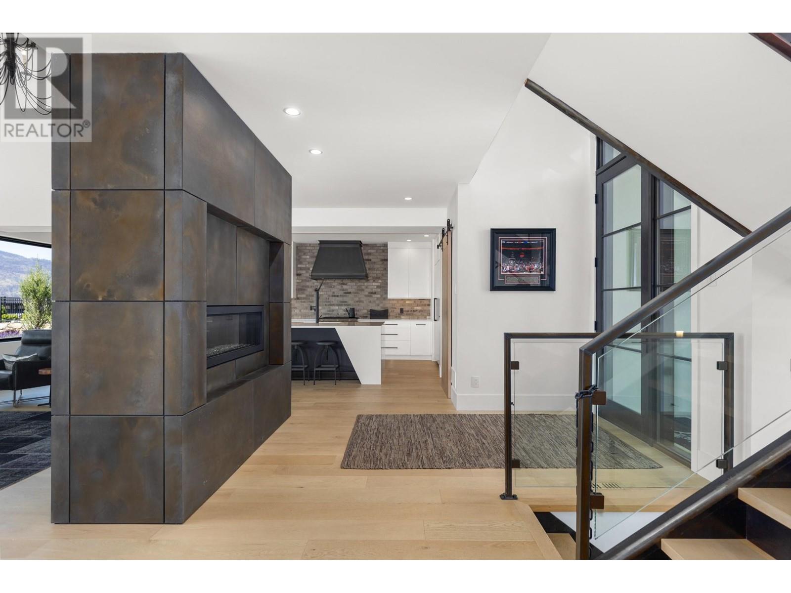 












1462 Rocky Point Drive

,
Kelowna,




British Columbia
V1V3E3

