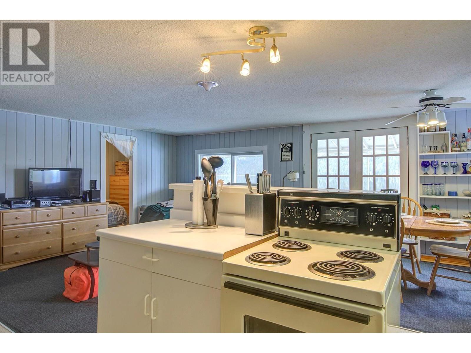 












3602 Mabel Lake Road Unit# 5

,
Lumby,







British Columbia
V0E2G6

