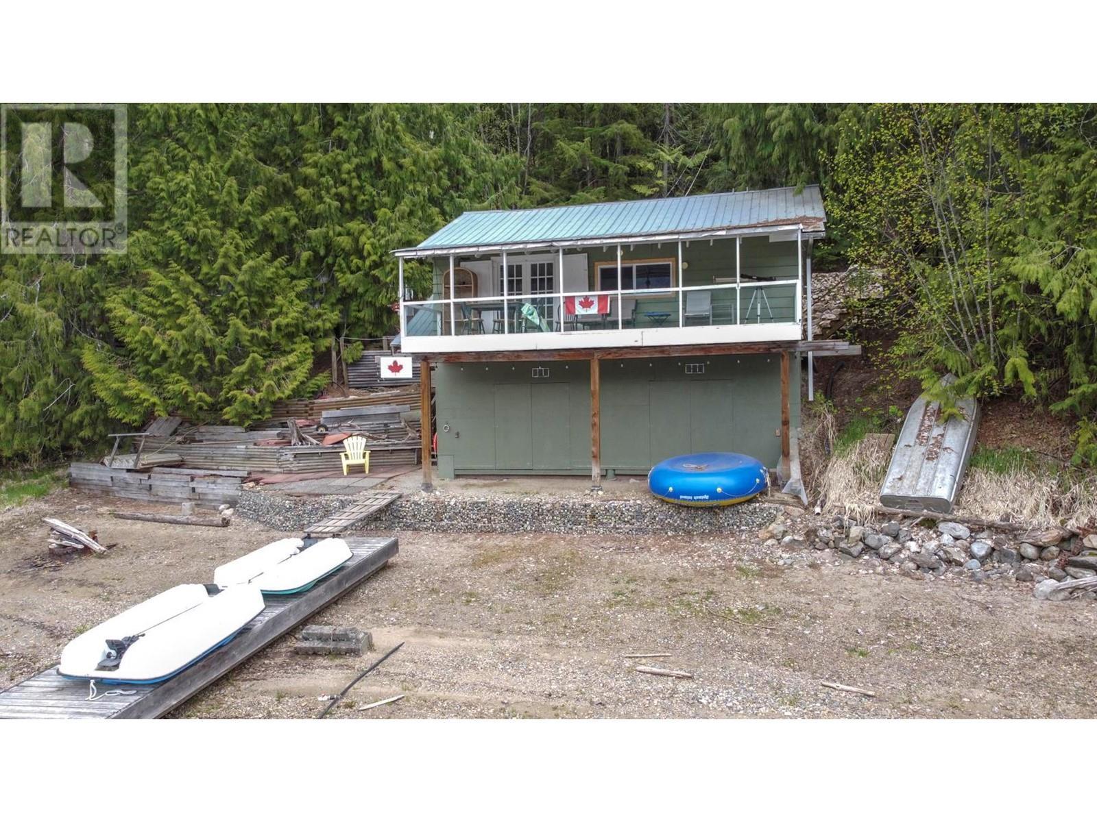 












3602 Mabel Lake Road Unit# 5

,
Lumby,







British Columbia
V0E2G6


