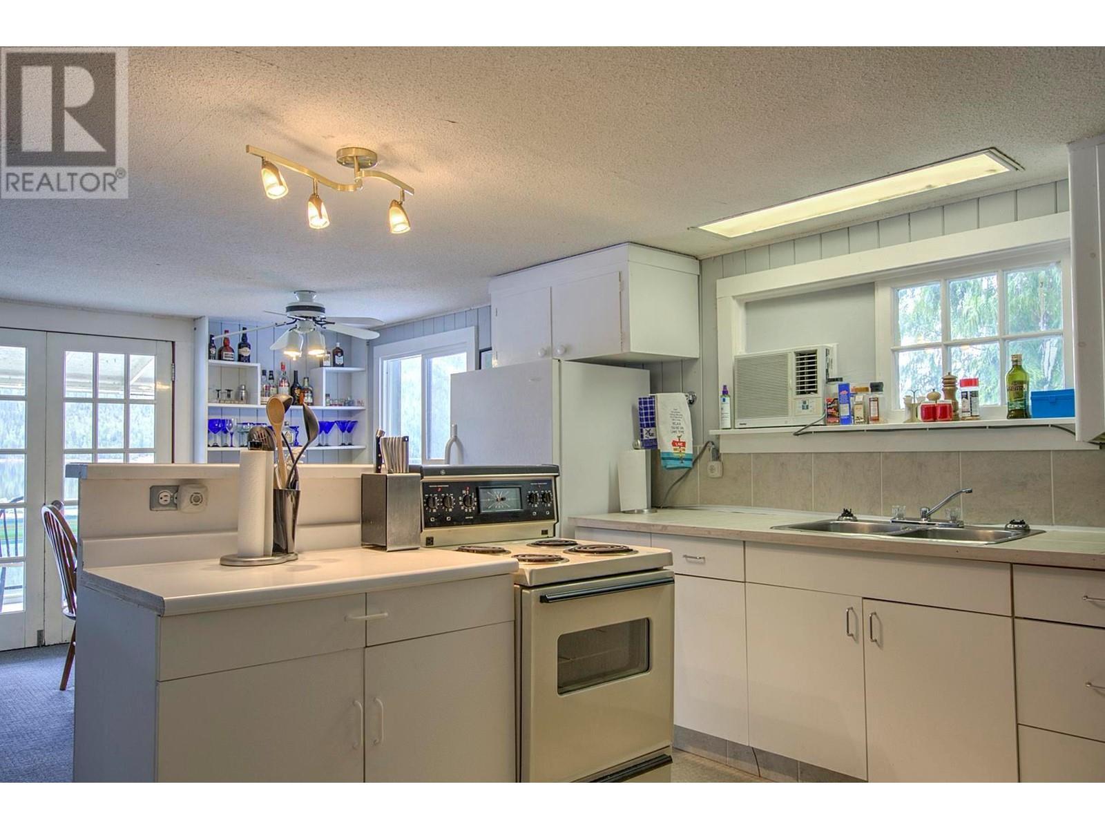 












3602 Mabel Lake Road Unit# 5

,
Lumby,







British Columbia
V0E2G6

