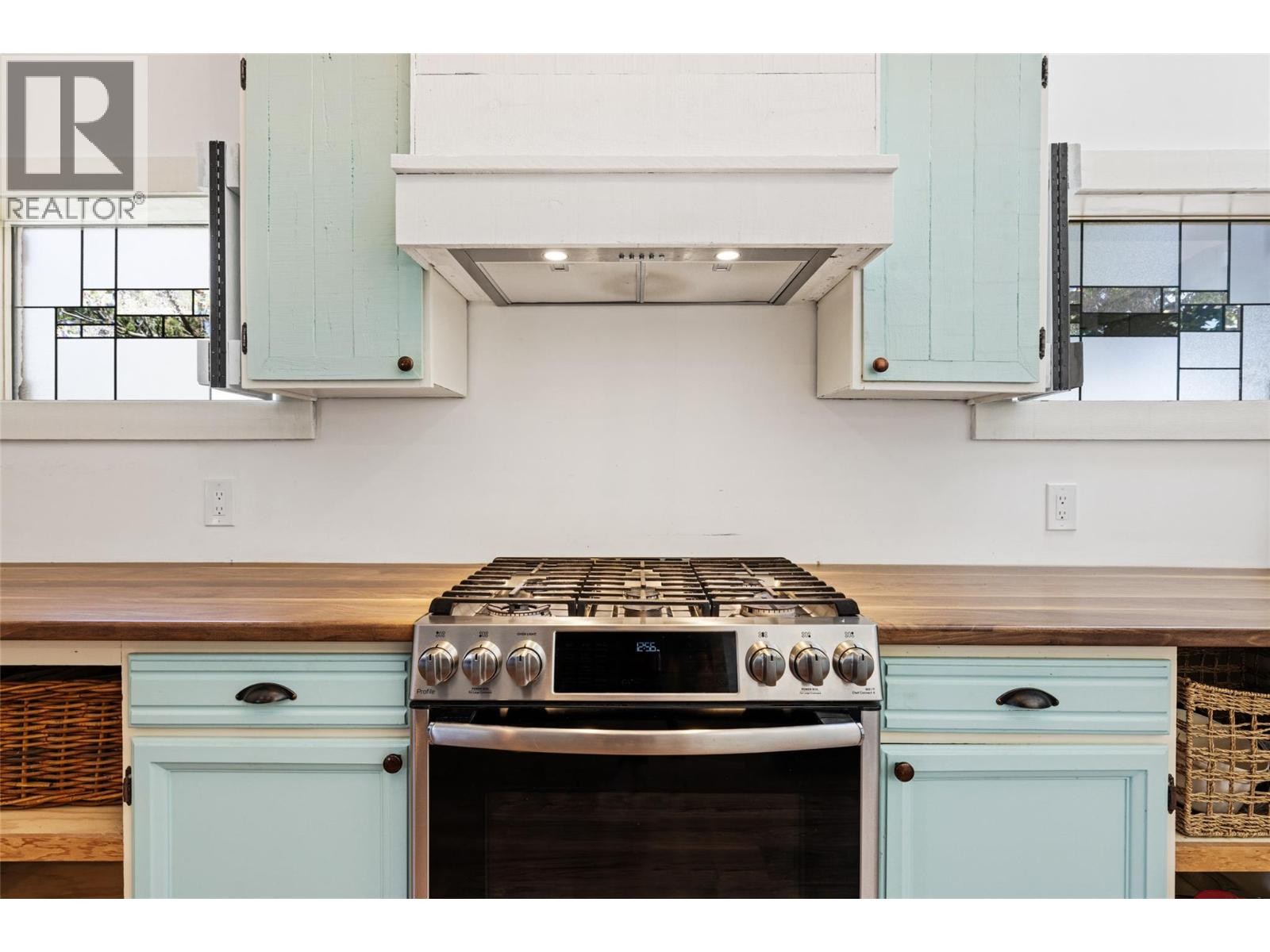 












3299 McCulloch Road

,
Kelowna,




British Columbia
V1W4G5

