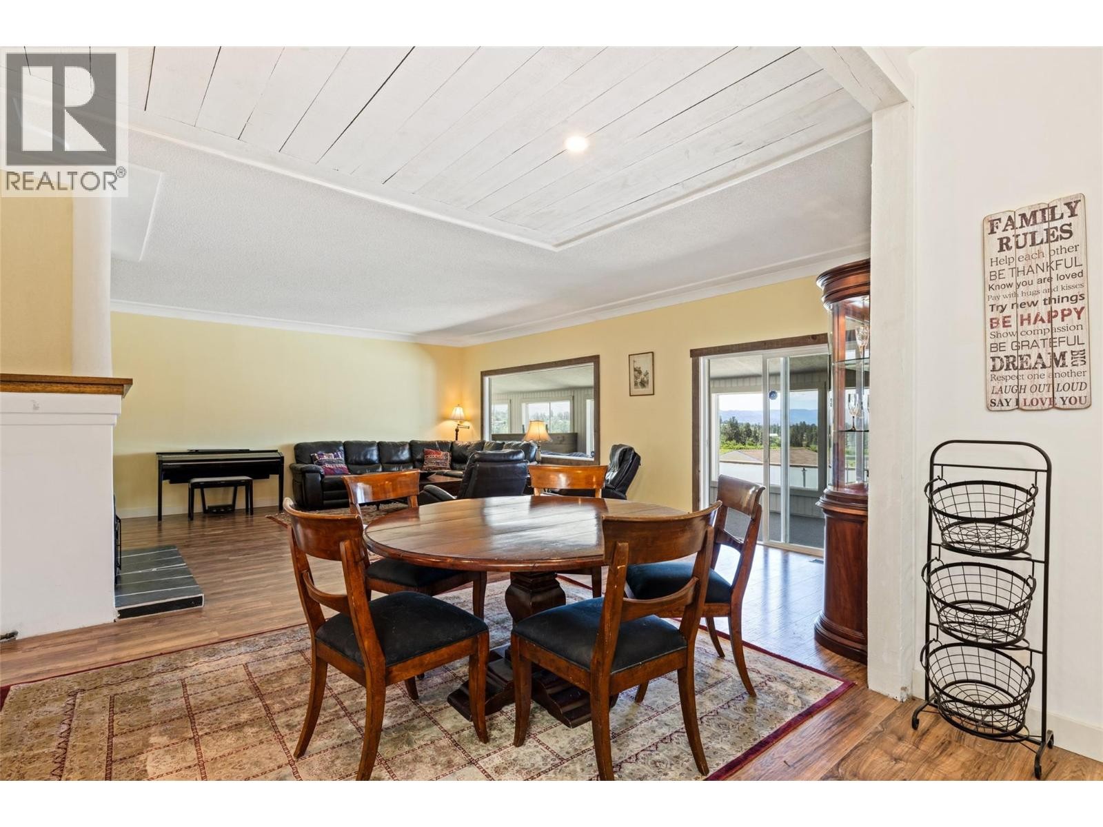 












3299 McCulloch Road

,
Kelowna,




British Columbia
V1W4G5

