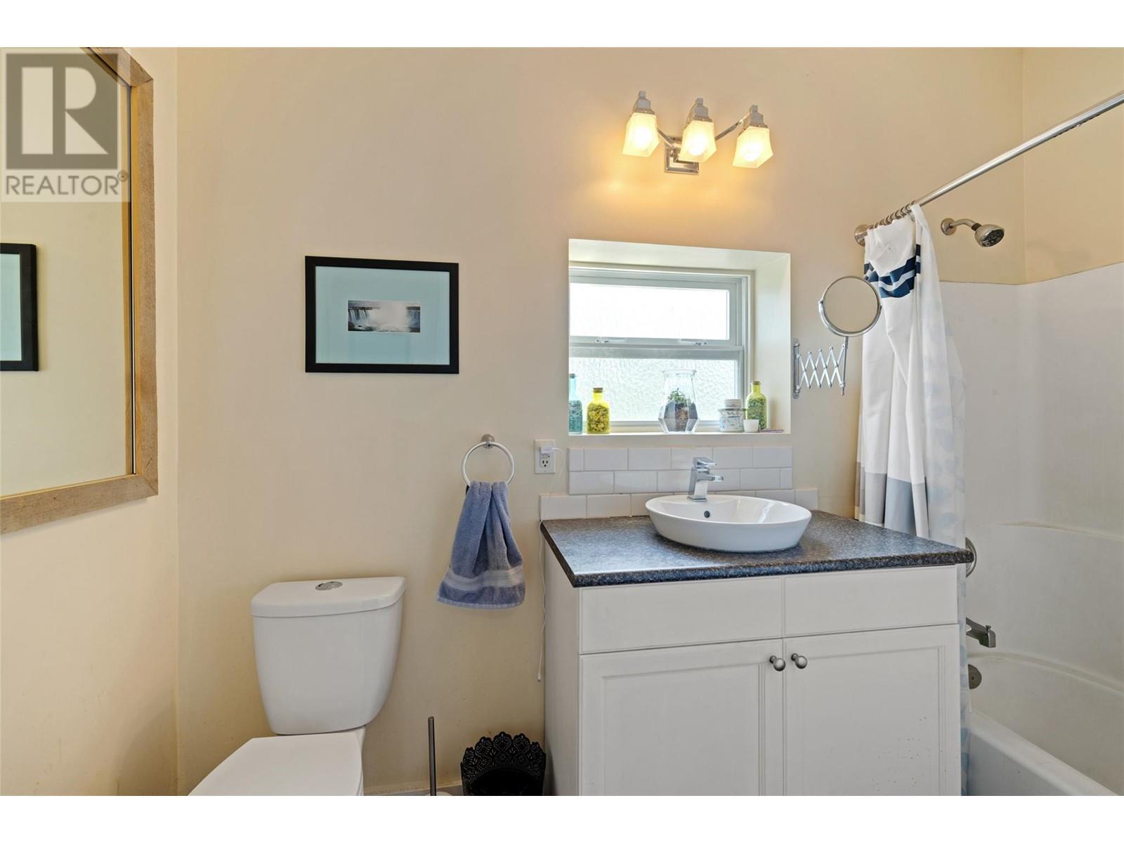 












3299 McCulloch Road

,
Kelowna,




British Columbia
V1W4G5

