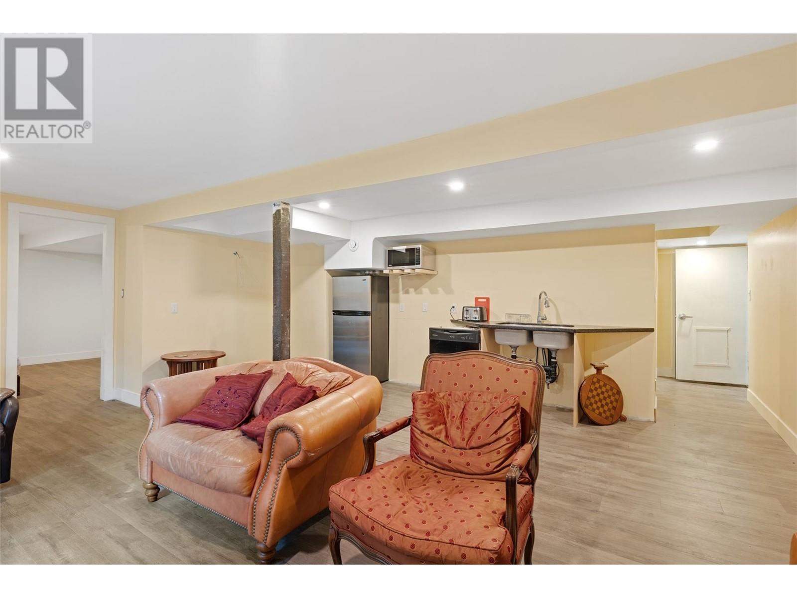 












3299 McCulloch Road

,
Kelowna,




British Columbia
V1W4G5

