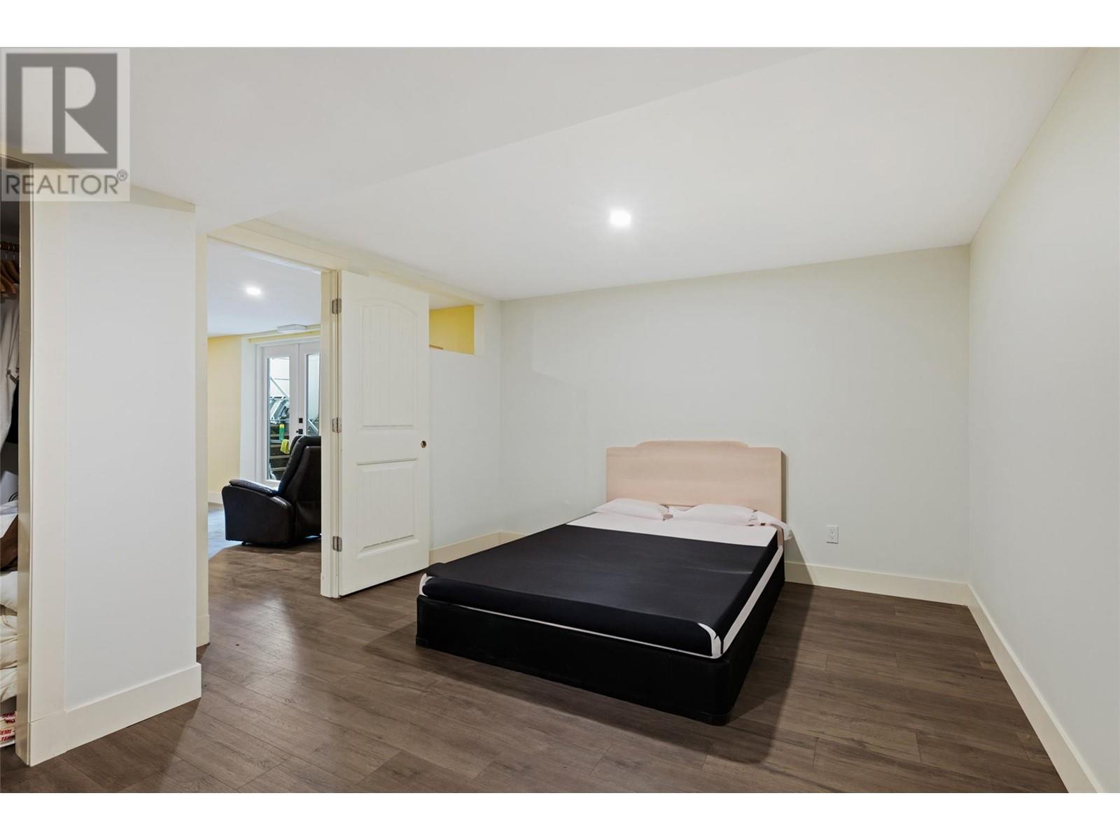 












3299 McCulloch Road

,
Kelowna,




British Columbia
V1W4G5

