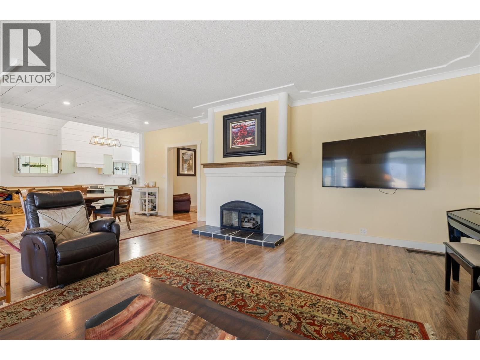 












3299 McCulloch Road

,
Kelowna,




British Columbia
V1W4G5

