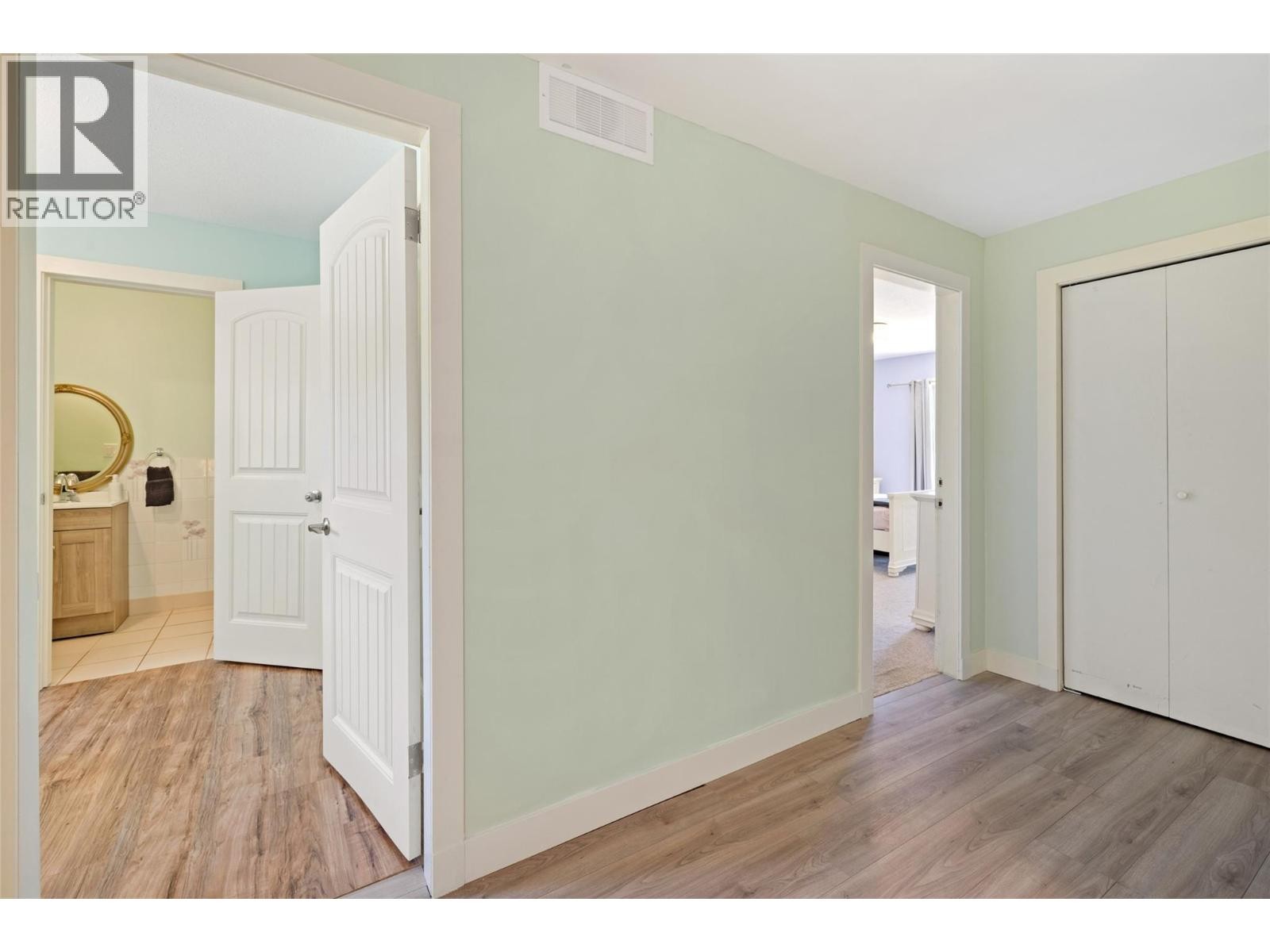 












3299 McCulloch Road

,
Kelowna,




British Columbia
V1W4G5

