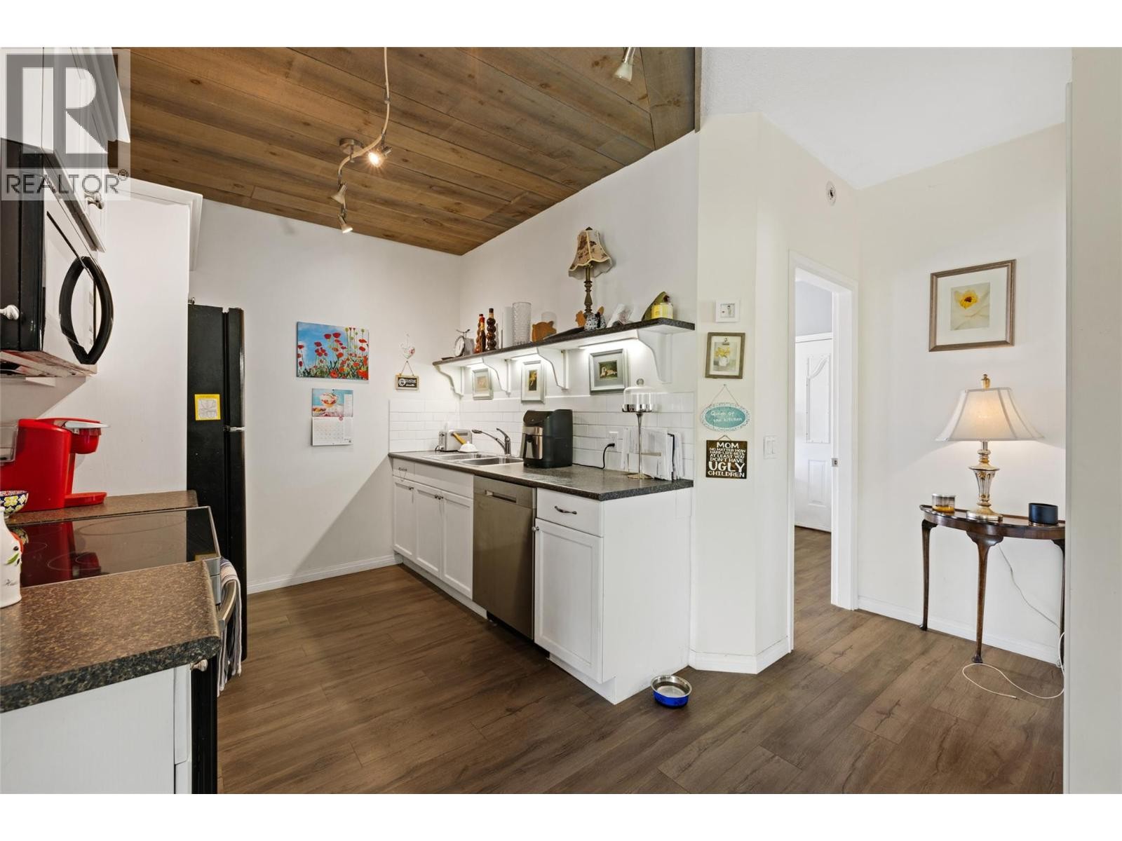 












3299 McCulloch Road

,
Kelowna,




British Columbia
V1W4G5

