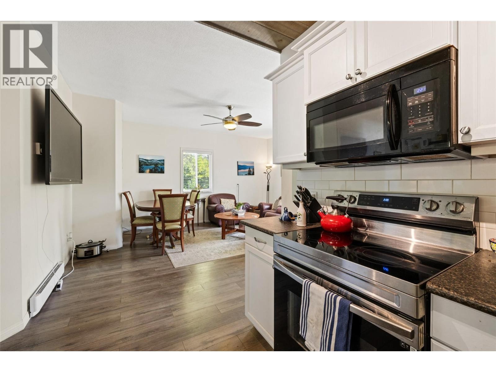 












3299 McCulloch Road

,
Kelowna,




British Columbia
V1W4G5


