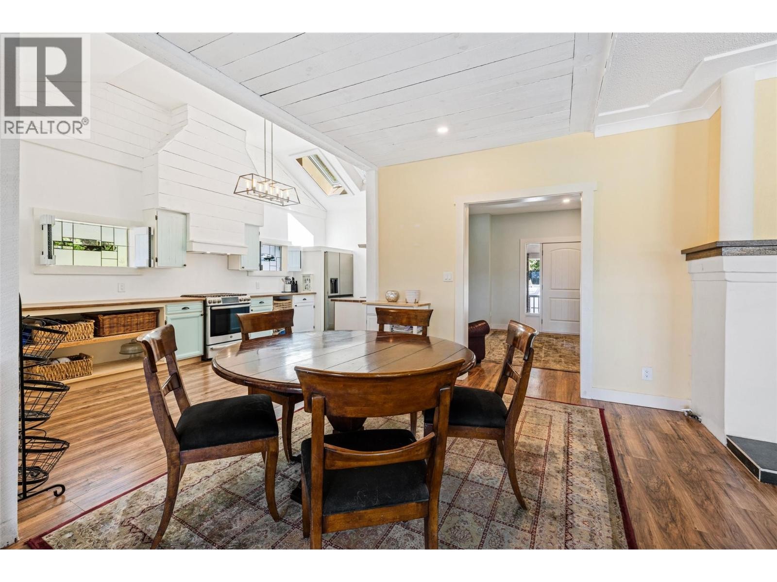 












3299 McCulloch Road

,
Kelowna,




British Columbia
V1W4G5

