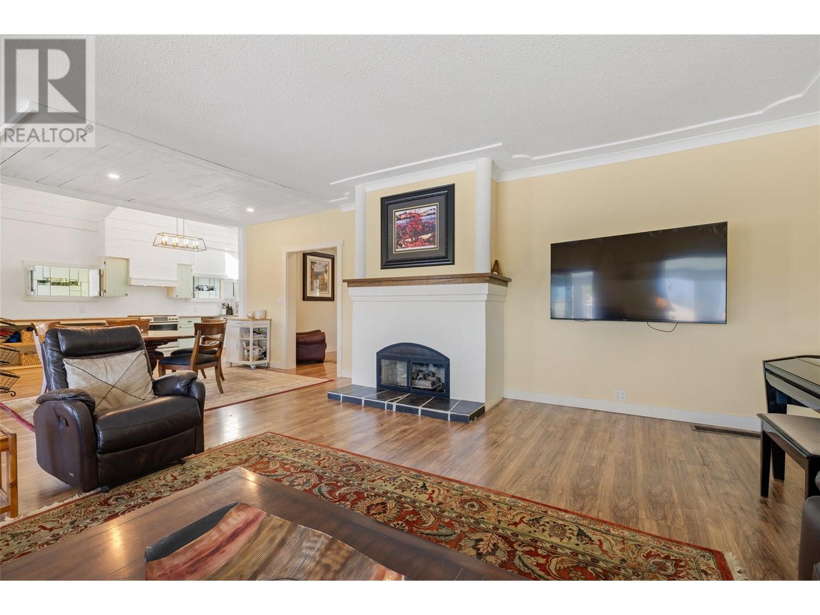 












3299 McCulloch Road

,
Kelowna,




British Columbia
V1W4G5


