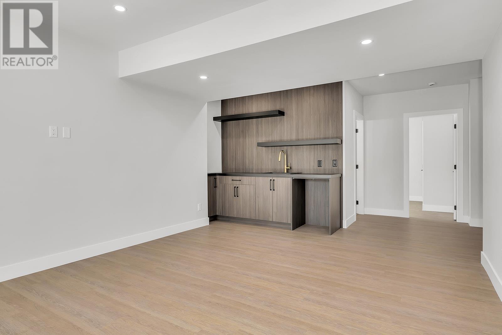 












1054 Oak Barrel Place

,
West Kelowna,




British Columbia
V1Z0A6

