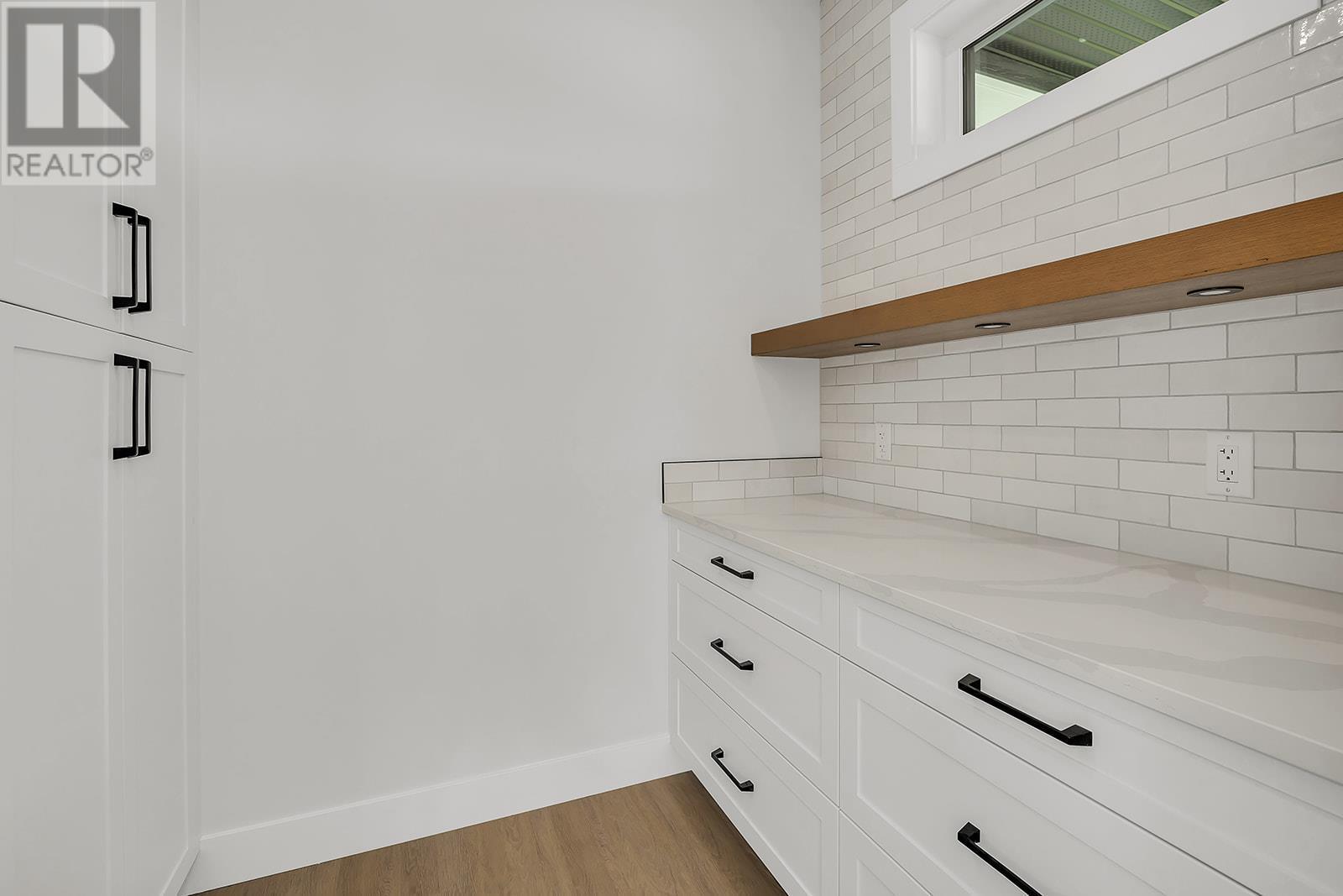 












1054 Oak Barrel Place

,
West Kelowna,




British Columbia
V1Z0A6

