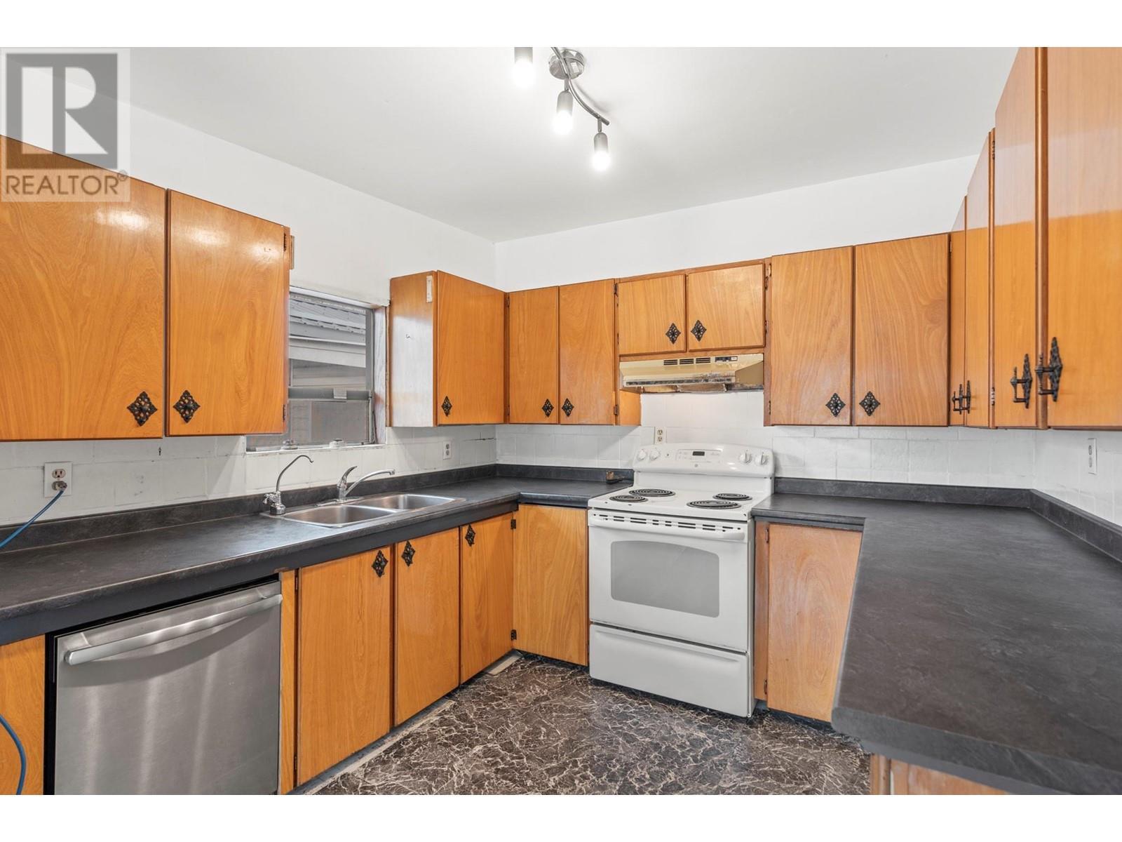 












5768 Highway 97 N Highway

,
Falkland,




British Columbia
V0E1W0

