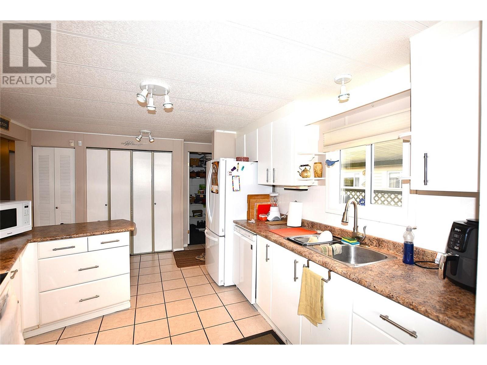 












2727 Lakeshore Road Unit# 48

,
Vernon,




British Columbia
V1H1X5

