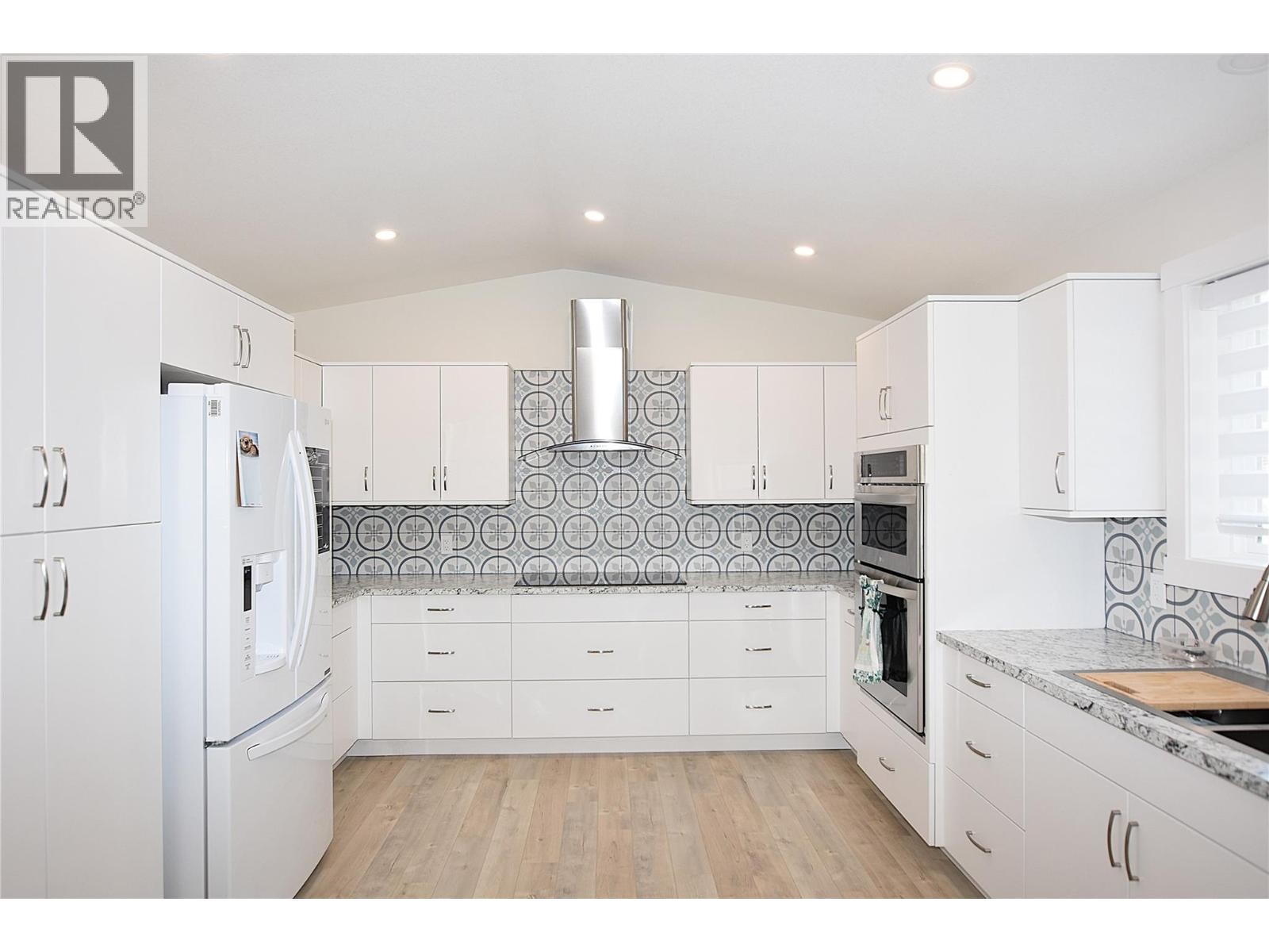 












233 234 Falcon Avenue

,
Vernon,




British Columbia
V1H2A1


