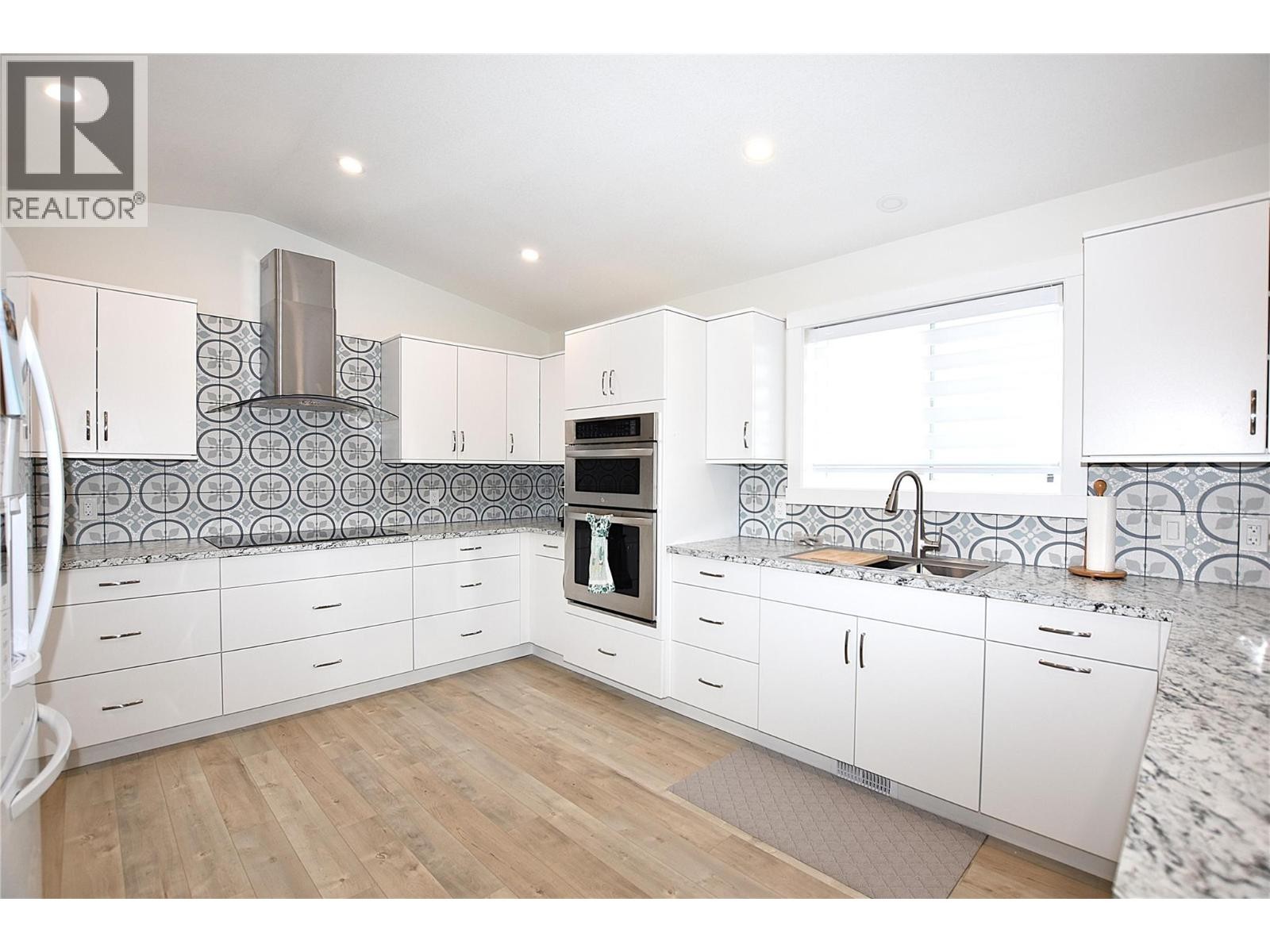 












233 234 Falcon Avenue

,
Vernon,




British Columbia
V1H2A1

