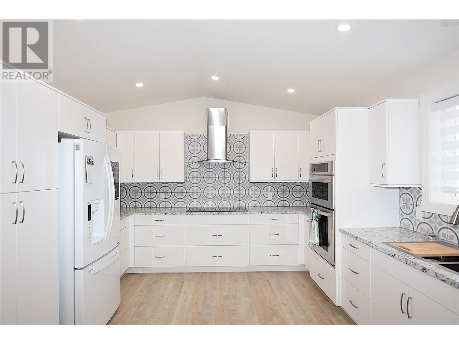 












233 234 Falcon Avenue

,
Vernon,




British Columbia
V1H2A1

