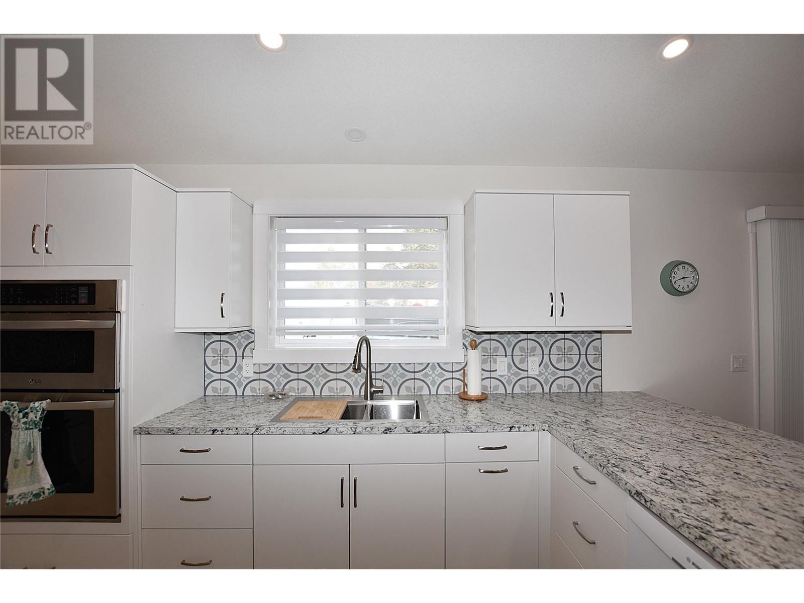 












233 234 Falcon Avenue

,
Vernon,




British Columbia
V1H2A1

