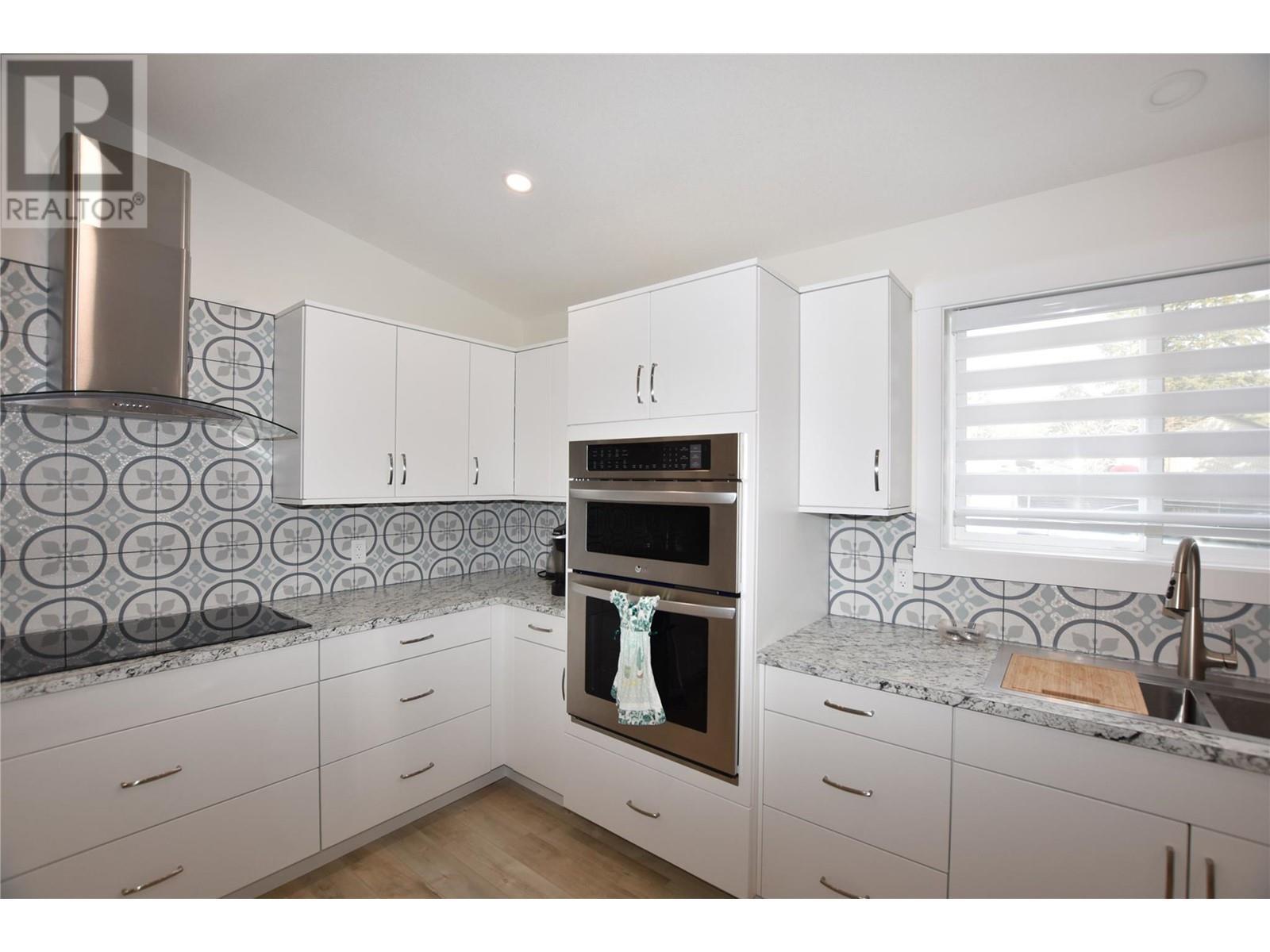 












233 234 Falcon Avenue

,
Vernon,




British Columbia
V1H2A1

