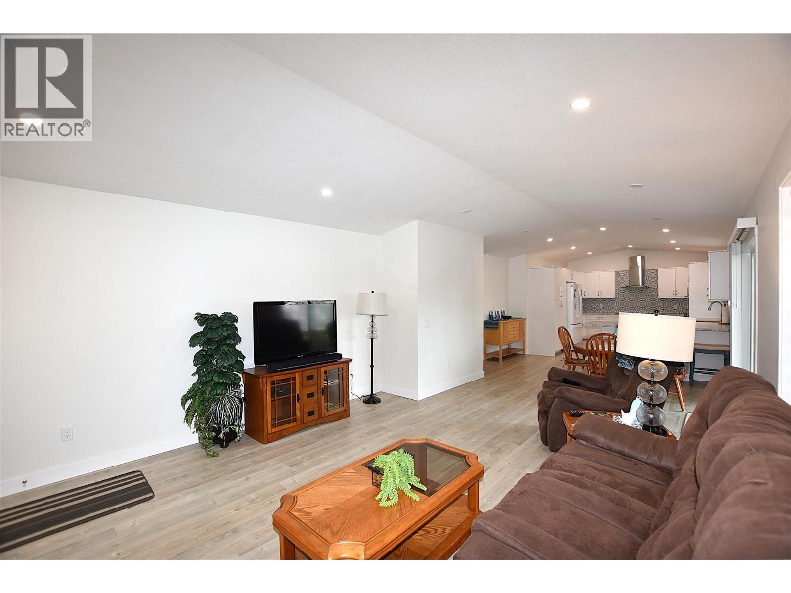 












233 234 Falcon Avenue

,
Vernon,




British Columbia
V1H2A1

