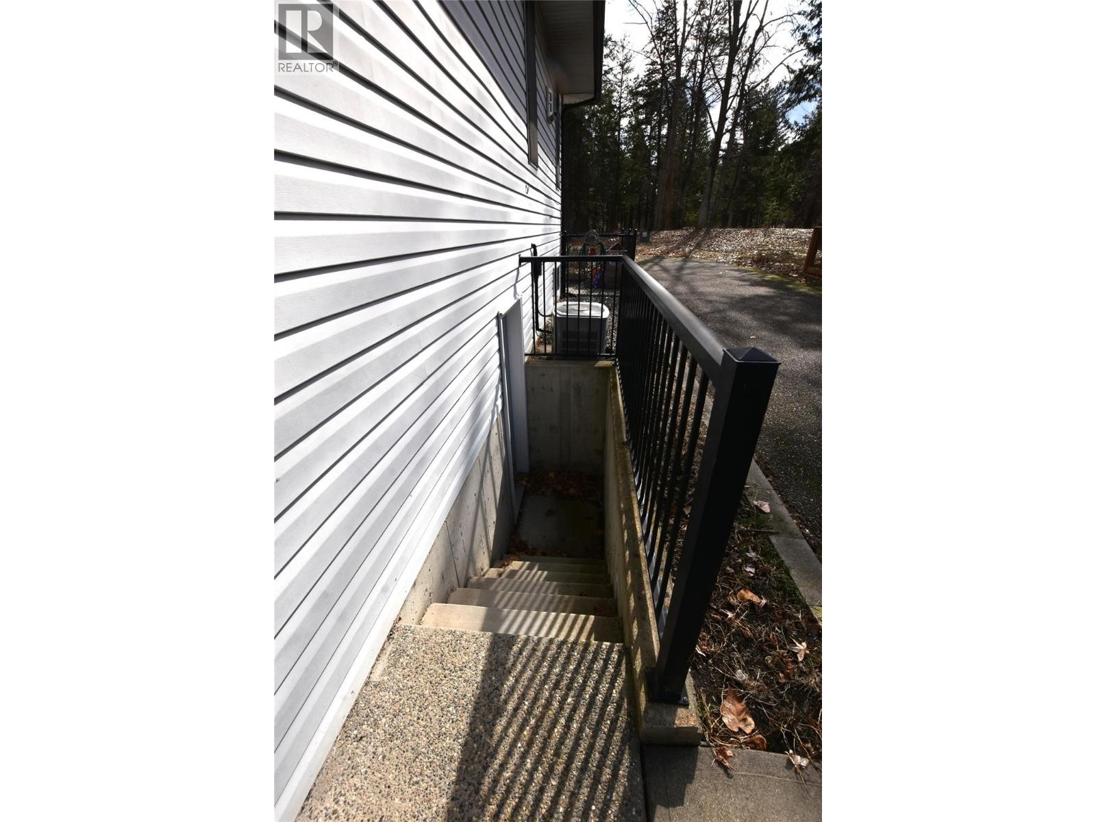 












145 Falcon Avenue

,
Vernon,




British Columbia
V1H2A1

