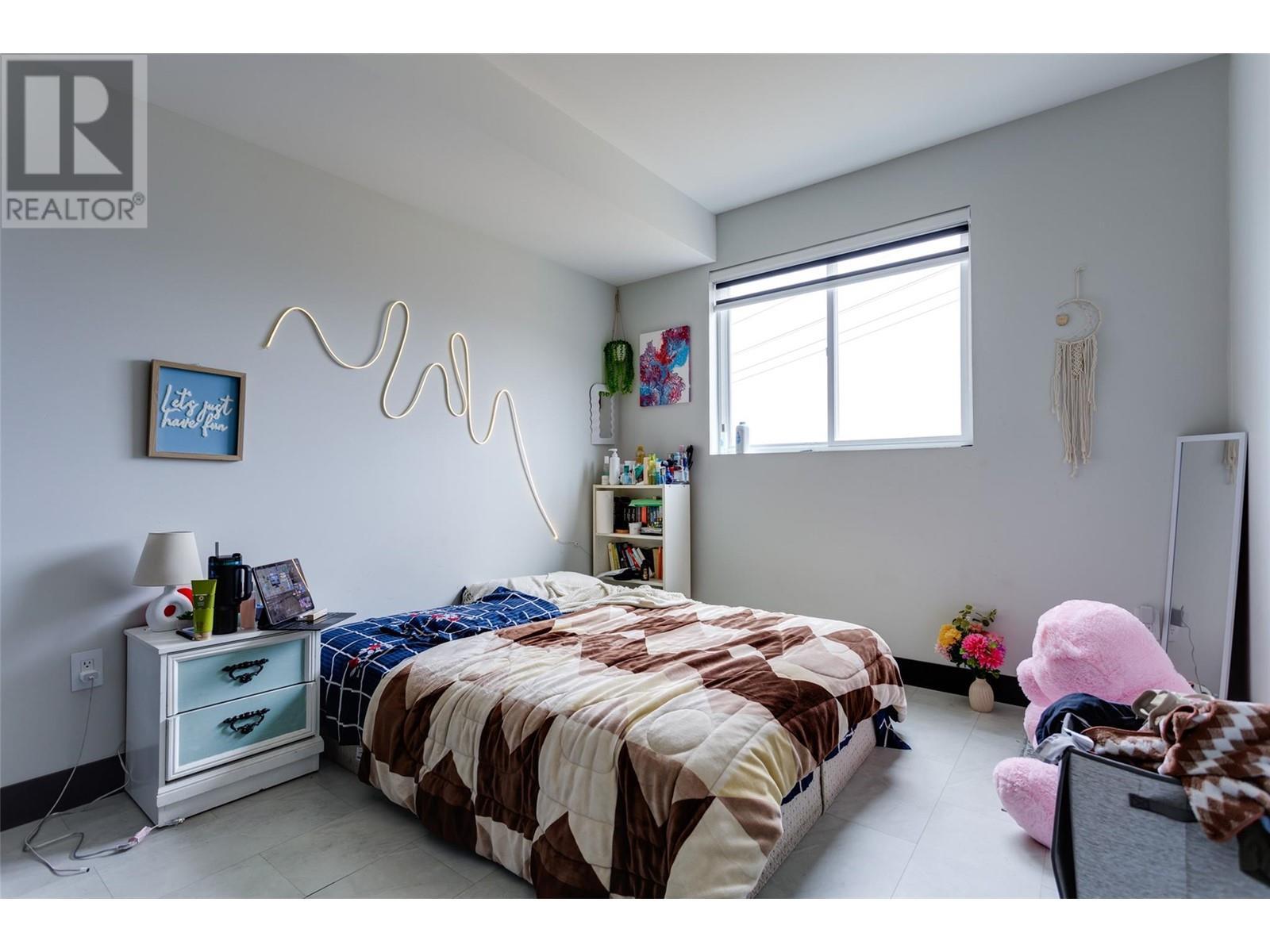 












652 Deans Court

,
Kelowna,




British Columbia
V1P1A1

